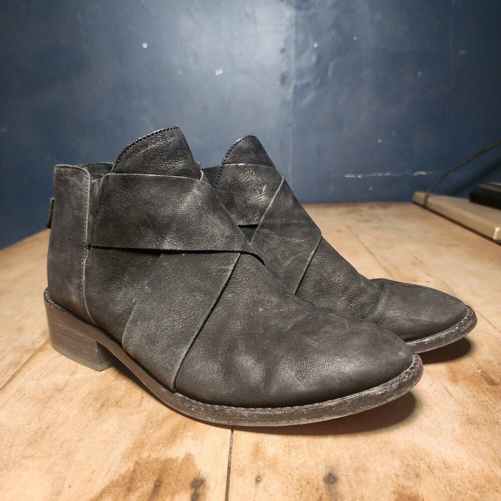 EILEEN FISHER sz 8 black leather boots zip back of ankle booties crisscross